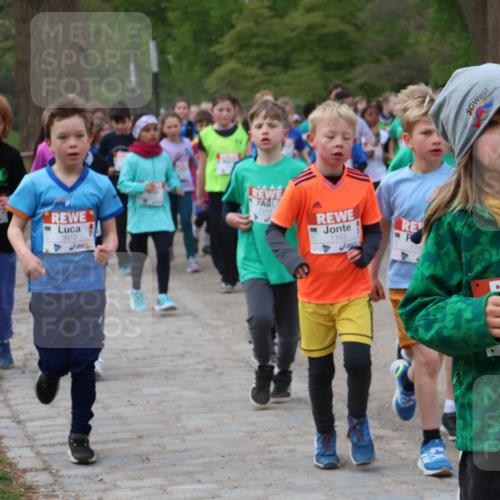 25.04.2026 - Das Zehntel Zöllner http://msf.ph/oto/9593206 25.04.2026 08:45:47 Laufen 3912, 2414, 1163, 1620 meine-sportfotos.de
