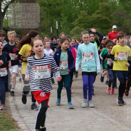 25.04.2026 - Das Zehntel Zöllner http://msf.ph/oto/9593329 25.04.2026 08:46:18 Laufen 1232, 2840, 1621, 1637, 1910, 3036 meine-sportfotos.de