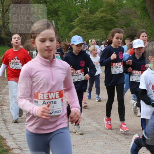 25.04.2026 - Das Zehntel Zöllner http://msf.ph/oto/9593388 25.04.2026 08:46:29 Laufen 2677, 74, 3057, 3063, 3058 meine-sportfotos.de