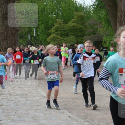 25.04.2026 - Das Zehntel Zöllner http://msf.ph/oto/9593450 25.04.2026 08:46:42 Laufen 1750, 1749, 3809 meine-sportfotos.de