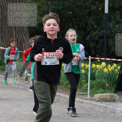 25.04.2026 - Das Zehntel Zöllner http://msf.ph/oto/9593551 25.04.2026 08:47:08 Laufen 1457, 1973, 12, 206 meine-sportfotos.de