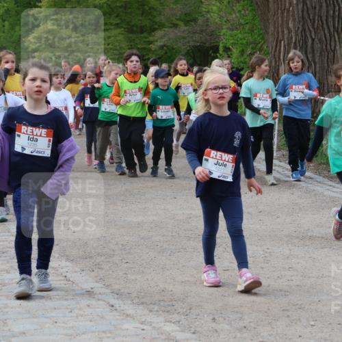 25.04.2026 - Das Zehntel Zöllner http://msf.ph/oto/9593560 25.04.2026 08:47:10 Laufen 1932, 1235, 1227, 2431 meine-sportfotos.de