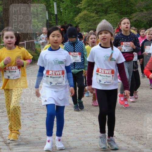 25.04.2026 - Das Zehntel Zöllner http://msf.ph/oto/9593576 25.04.2026 08:47:14 Laufen 3923, 1939, 3482, 3478, 1949, 1932 meine-sportfotos.de