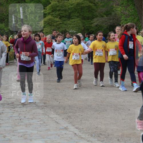 25.04.2026 - Das Zehntel Zöllner http://msf.ph/oto/9593596 25.04.2026 08:47:20 Laufen 5, 1977, 1000 meine-sportfotos.de