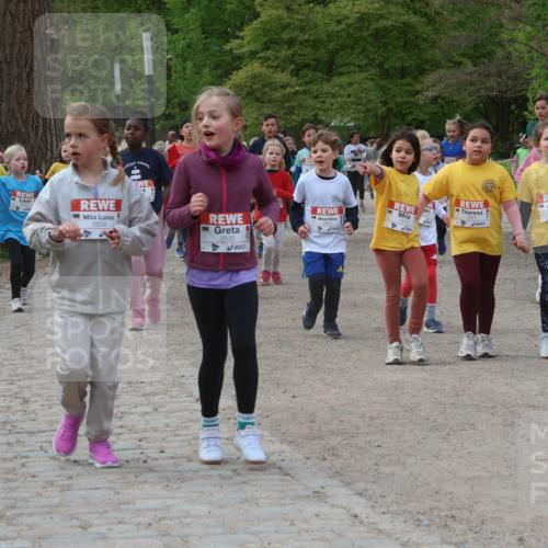 25.04.2026 - Das Zehntel Zöllner http://msf.ph/oto/9593598 25.04.2026 08:47:21 Laufen 3934, 3935, 1954 meine-sportfotos.de