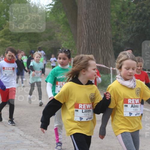 25.04.2026 - Das Zehntel Zöllner http://msf.ph/oto/9593639 25.04.2026 08:47:35 Laufen 3487, 1978, 1984 meine-sportfotos.de