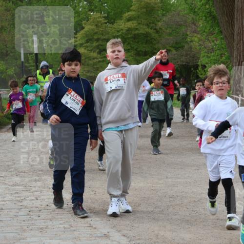 25.04.2026 - Das Zehntel Zöllner http://msf.ph/oto/9593725 25.04.2026 08:48:01 Laufen 1477, 1476, 3446, 34 meine-sportfotos.de