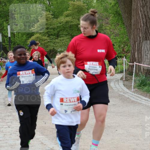 25.04.2026 - Das Zehntel Zöllner http://msf.ph/oto/9593932 25.04.2026 08:49:19 Laufen 5327, 3440 meine-sportfotos.de