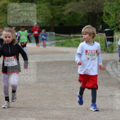 25.04.2026 - Das Zehntel Zöllner http://msf.ph/oto/9594017 25.04.2026 08:49:57 Laufen 1913, 1916, 2845, 4073 meine-sportfotos.de