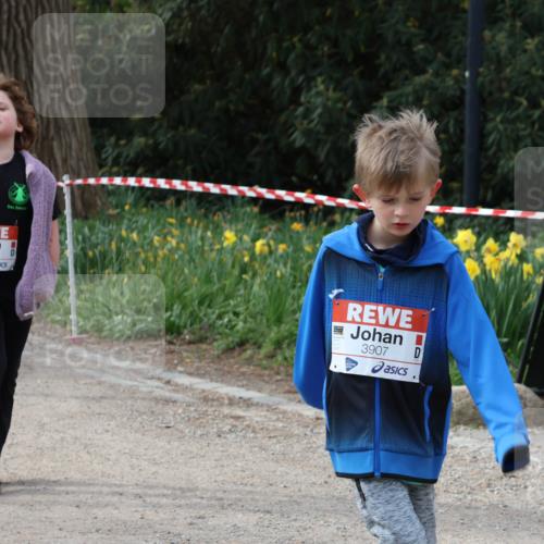 25.04.2026 - Das Zehntel Zöllner http://msf.ph/oto/9594131 25.04.2026 08:50:55 Laufen 1651, 3907 meine-sportfotos.de