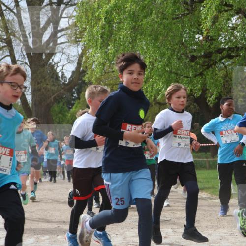 25.04.2026 - Das Zehntel Zöllner http://msf.ph/oto/9603670 25.04.2026 09:41:19 Laufen 5728, 7504, 25, 5158, 6915 meine-sportfotos.de