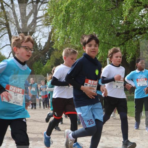 25.04.2026 - Das Zehntel Zöllner http://msf.ph/oto/9603677 25.04.2026 09:41:19 Laufen 5728, 5158, 25, 6915 meine-sportfotos.de
