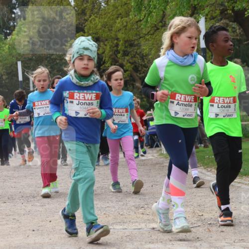 25.04.2026 - Das Zehntel Zöllner http://msf.ph/oto/9603838 25.04.2026 11:48:33 Laufen 10437, 12496, 1044, 12512, 12066, 12618, 12598 meine-sportfotos.de