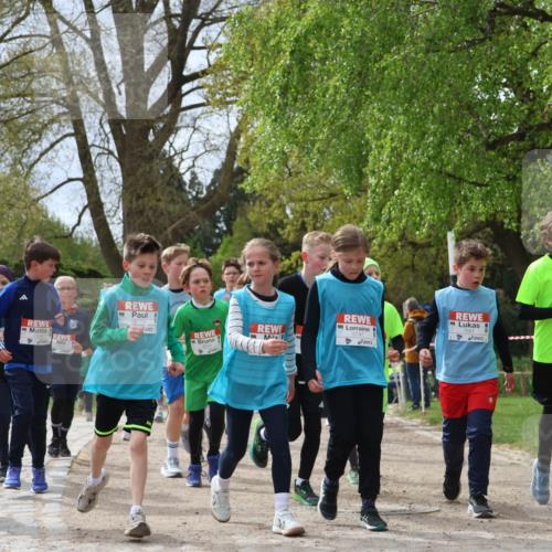 25.04.2026 - Das Zehntel Zöllner http://msf.ph/oto/9604157 25.04.2026 09:41:27 Laufen 7681, 7716, 2251 meine-sportfotos.de