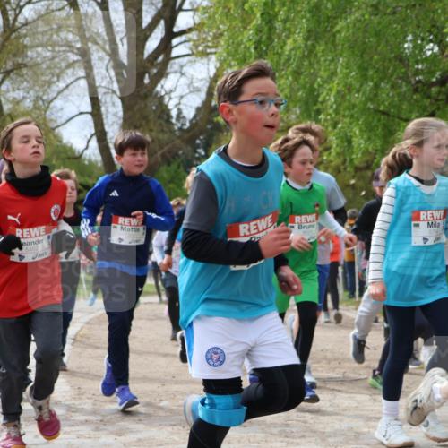 25.04.2026 - Das Zehntel Zöllner http://msf.ph/oto/9604275 25.04.2026 09:41:28 Laufen 5452, 5754, 5779 meine-sportfotos.de