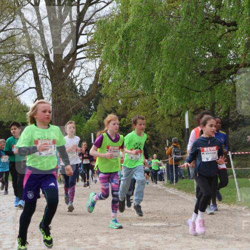 25.04.2026 - Das Zehntel Zöllner http://msf.ph/oto/9604517 25.04.2026 09:41:32 Laufen 10 meine-sportfotos.de