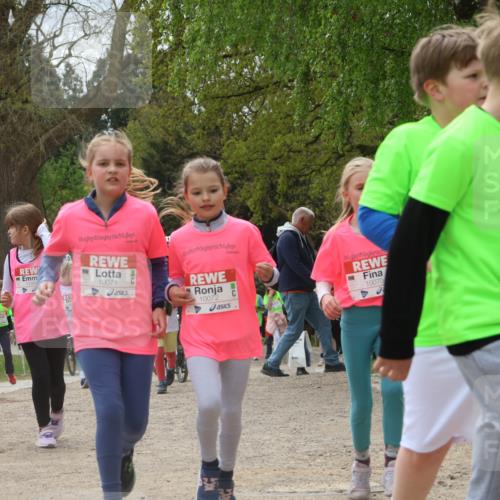 25.04.2026 - Das Zehntel Zöllner http://msf.ph/oto/9605459 25.04.2026 11:49:04 Laufen 11129, 10071, 10072, 10070 meine-sportfotos.de