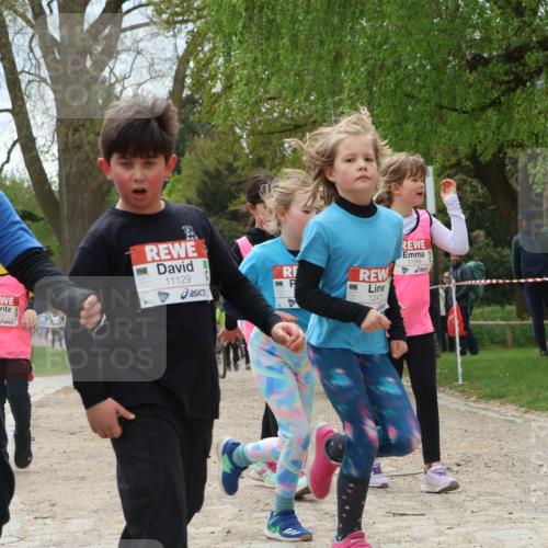 25.04.2026 - Das Zehntel Zöllner http://msf.ph/oto/9605630 25.04.2026 11:49:08 Laufen 11124, 11537, 11129, 12472, 11568 meine-sportfotos.de