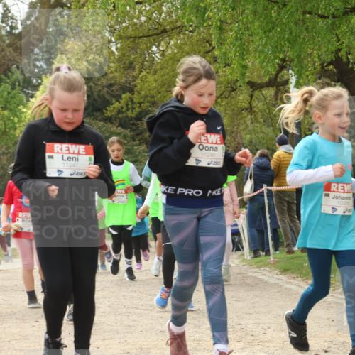 25.04.2026 - Das Zehntel Zöllner http://msf.ph/oto/9606001 25.04.2026 11:49:20 Laufen 57, 048, 11247, 11246, 10318, 10321 meine-sportfotos.de