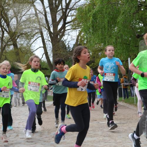 25.04.2026 - Das Zehntel Zöllner http://msf.ph/oto/9606300 25.04.2026 09:42:08 Laufen 7229, 7243, 6953, 10, 7149 meine-sportfotos.de