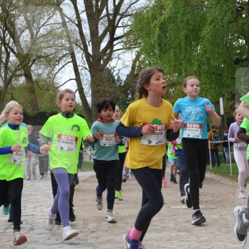 25.04.2026 - Das Zehntel Zöllner http://msf.ph/oto/9606306 25.04.2026 09:42:08 Laufen 7243, 7905, 6953, 10 meine-sportfotos.de