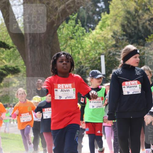 25.04.2026 - Das Zehntel Zöllner http://msf.ph/oto/9606822 25.04.2026 11:49:46 Laufen 10927, 1023, 10940, 10737, 10304, 11119 meine-sportfotos.de