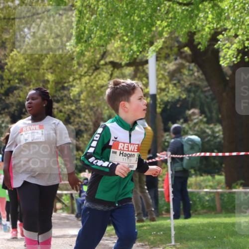 25.04.2026 - Das Zehntel Zöllner http://msf.ph/oto/9606851 25.04.2026 11:49:47 Laufen 10304, 6, 10299, 11119 meine-sportfotos.de
