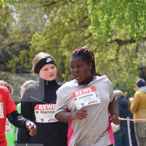 25.04.2026 - Das Zehntel Zöllner http://msf.ph/oto/9606913 25.04.2026 11:49:49 Laufen 44, 10304, 10299 meine-sportfotos.de