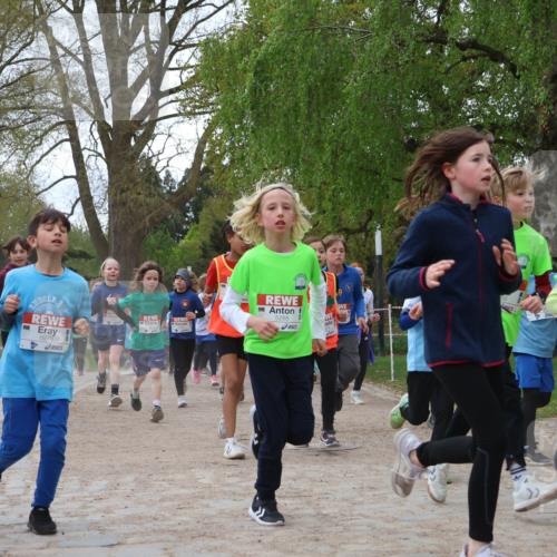 25.04.2026 - Das Zehntel Zöllner http://msf.ph/oto/9607531 25.04.2026 09:42:59 Laufen 6873, 6875, 5288, 5261 meine-sportfotos.de