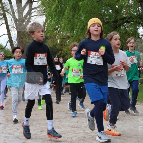 25.04.2026 - Das Zehntel Zöllner http://msf.ph/oto/9608117 25.04.2026 09:43:29 Laufen 5709, 6702, 5257, 6663, 6705 meine-sportfotos.de