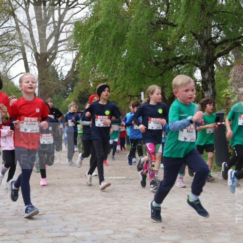 25.04.2026 - Das Zehntel Zöllner http://msf.ph/oto/9608188 25.04.2026 09:43:32 Laufen 6105, 6114, 6206 meine-sportfotos.de