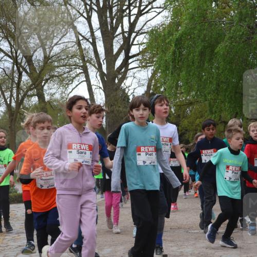 25.04.2026 - Das Zehntel Zöllner http://msf.ph/oto/9608334 25.04.2026 09:43:37 Laufen 6207, 7580, 7614, 66, 6129, 7551, 8 meine-sportfotos.de