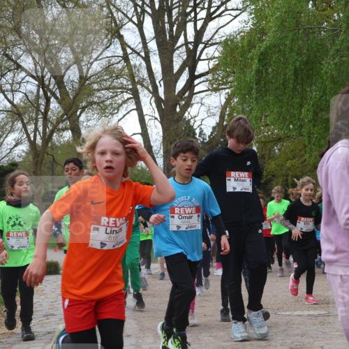 25.04.2026 - Das Zehntel Zöllner http://msf.ph/oto/9608370 25.04.2026 09:43:38 Laufen 7131, 7319, 618, 6844 meine-sportfotos.de