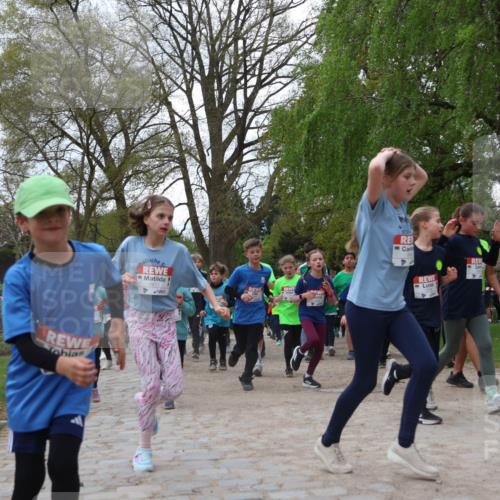 25.04.2026 - Das Zehntel Zöllner http://msf.ph/oto/9608909 25.04.2026 09:44:04 Laufen 6411 meine-sportfotos.de