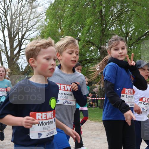 25.04.2026 - Das Zehntel Zöllner http://msf.ph/oto/9609114 25.04.2026 09:44:14 Laufen 6645, 5375, 6628, 6643 meine-sportfotos.de