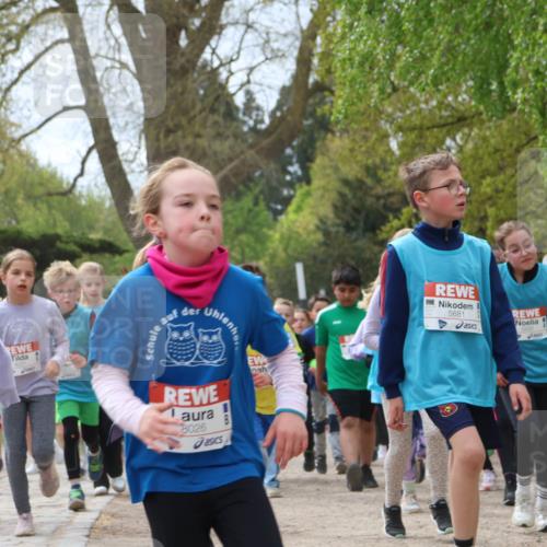 25.04.2026 - Das Zehntel Zöllner http://msf.ph/oto/9609814 25.04.2026 09:44:52 Laufen 8027, 8026, 5681, 5354 meine-sportfotos.de