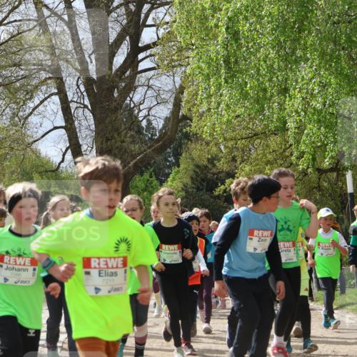 25.04.2026 - Das Zehntel Zöllner http://msf.ph/oto/9609942 25.04.2026 09:44:58 Laufen 7266, 7211, 3, 7346 meine-sportfotos.de