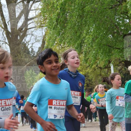 25.04.2026 - Das Zehntel Zöllner http://msf.ph/oto/9610120 25.04.2026 09:45:08 Laufen 6824, 6825, 5343, 7609 meine-sportfotos.de