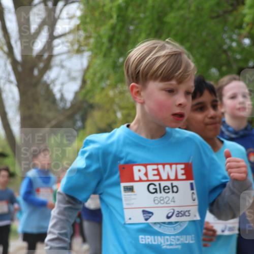25.04.2026 - Das Zehntel Zöllner http://msf.ph/oto/9610124 25.04.2026 09:45:09 Laufen 6824 meine-sportfotos.de
