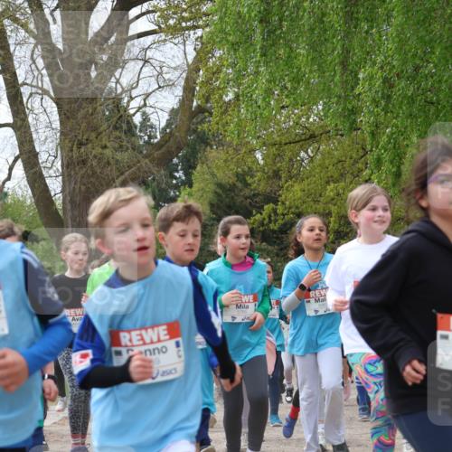 25.04.2026 - Das Zehntel Zöllner http://msf.ph/oto/9610218 25.04.2026 09:45:15 Laufen 7647, 664, 5765, 6963, 6191, 50, 6 meine-sportfotos.de