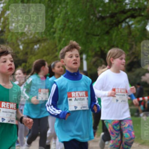 25.04.2026 - Das Zehntel Zöllner http://msf.ph/oto/9610238 25.04.2026 09:45:16 Laufen 7798, 5671, 2515 meine-sportfotos.de