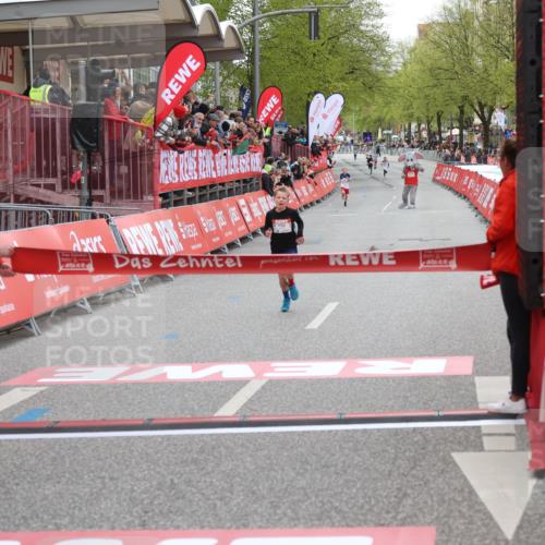 25.04.2026 - Das Zehntel Strokosch-Dieckow http://msf.ph/oto/9614716 25.04.2026 08:46:32 Ziel 4067 meine-sportfotos.de
