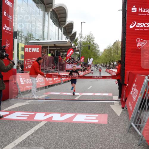 25.04.2026 - Das Zehntel Strokosch-Dieckow http://msf.ph/oto/9614736 25.04.2026 08:46:34 Ziel 4067 meine-sportfotos.de