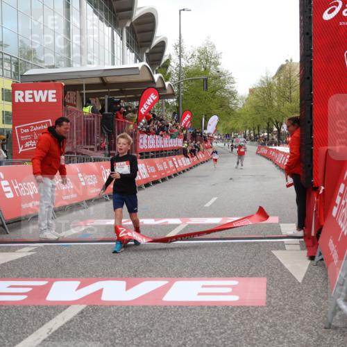 25.04.2026 - Das Zehntel Strokosch-Dieckow http://msf.ph/oto/9614758 25.04.2026 08:46:35 Ziel 4067 meine-sportfotos.de