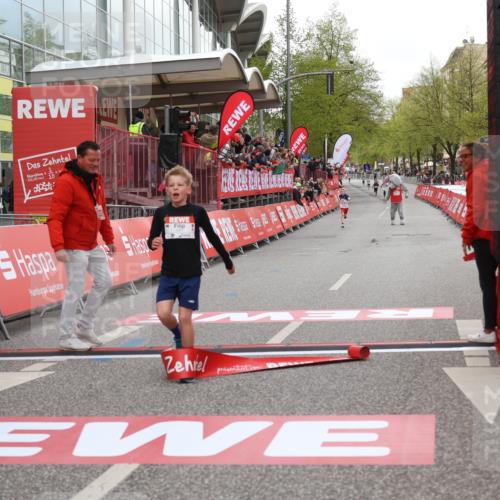 25.04.2026 - Das Zehntel Strokosch-Dieckow http://msf.ph/oto/9614774 25.04.2026 08:46:35 Ziel 4067 meine-sportfotos.de