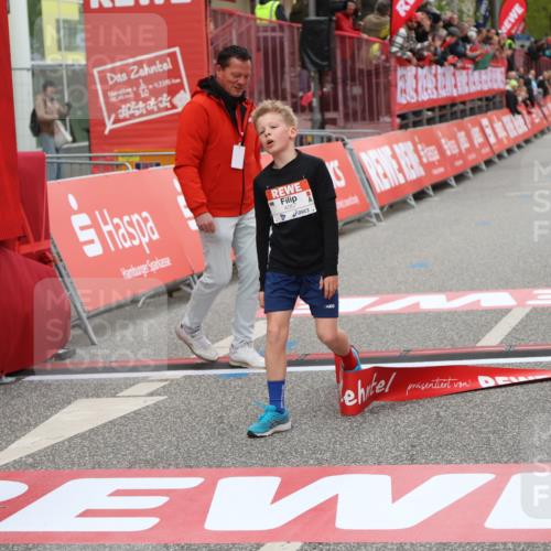 25.04.2026 - Das Zehntel Strokosch-Dieckow http://msf.ph/oto/9614786 25.04.2026 08:46:36 Ziel 4067 meine-sportfotos.de
