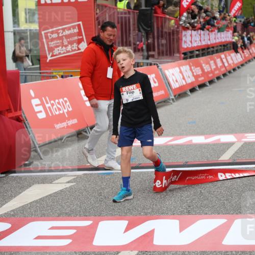 25.04.2026 - Das Zehntel Strokosch-Dieckow http://msf.ph/oto/9614790 25.04.2026 08:46:36 Ziel 4067 meine-sportfotos.de