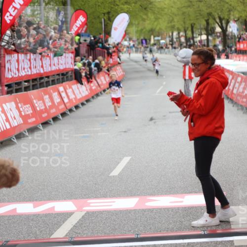 25.04.2026 - Das Zehntel Strokosch-Dieckow http://msf.ph/oto/9614796 25.04.2026 08:46:37 Ziel 4067 meine-sportfotos.de