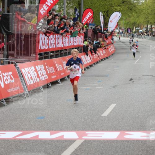 25.04.2026 - Das Zehntel Strokosch-Dieckow http://msf.ph/oto/9614812 25.04.2026 08:46:41 Ziel 4017 meine-sportfotos.de