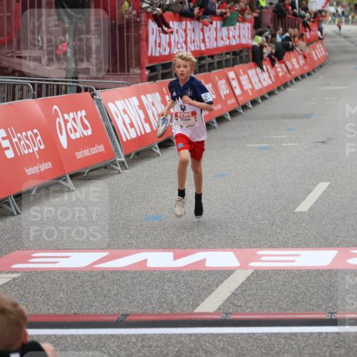 25.04.2026 - Das Zehntel Strokosch-Dieckow http://msf.ph/oto/9614817 25.04.2026 08:46:42 Ziel 4017 meine-sportfotos.de